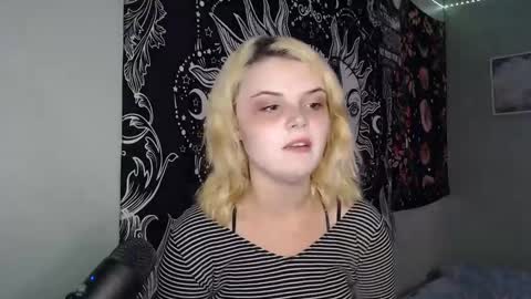 Miss Venus online show from September 23, 3:33 am