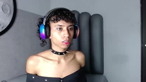 Snapshot of venuss_03 chatting on September 28, 3:37 am venuss_03 online show from September 28, 3:37 am