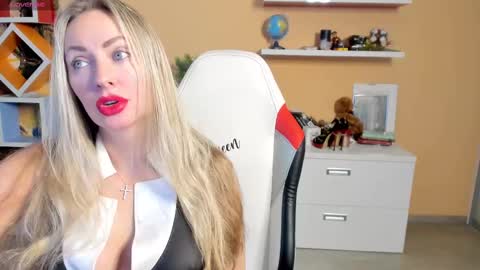 Snapshot of veola_new chatting on March 7, 3:19 am Violetta  online show from March 7, 3:19 am