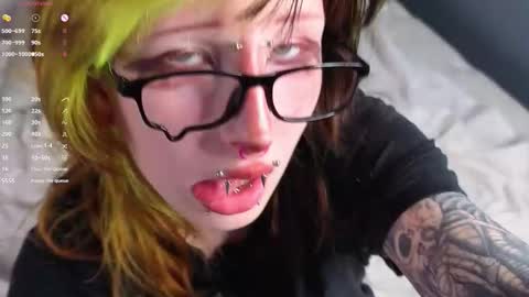 Erica online show from November 21, 8:40 pm