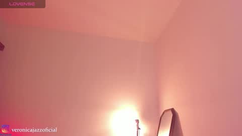 Vero 3 online show from November 6, 3:04 pm