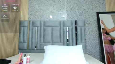 Veronica online show from October 31, 1:33 pm