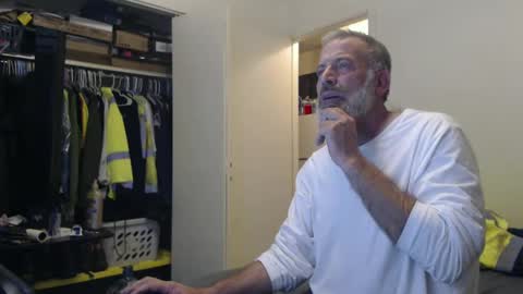 hairy man online show from February 2, 1:02 am