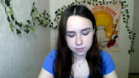 veryveryvery_shy online show from February 25, 7:45 am