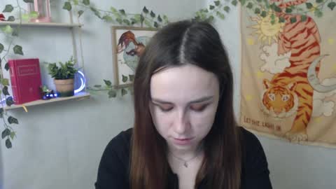 veryveryvery_shy online show from April 7, 5:42 am