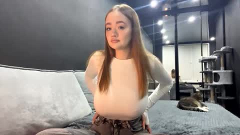 Esta online show from October 23, 5:14 pm