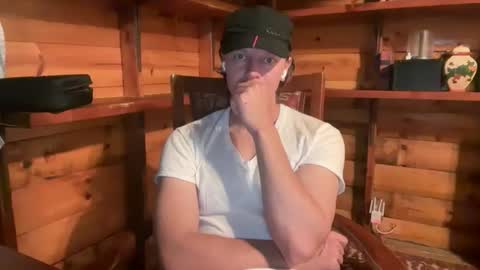 Snapshot of vexelgain chatting on October 20, 1:43 am HendasWerout online show from October 20, 1:43 am