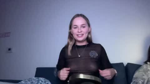 viarlunaa online show from June 22, 12:17 am