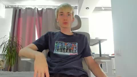 vibemygirl online show from November 16, 8:05 am