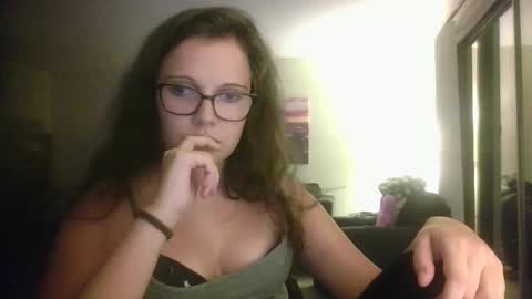 Snapshot of vichyde95 chatting on October 22, 12:36 am vichyde95 online show from October 22, 12:36 am