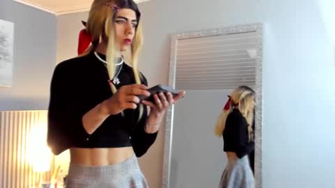  Vicky  online show from January 8, 2:45 pm