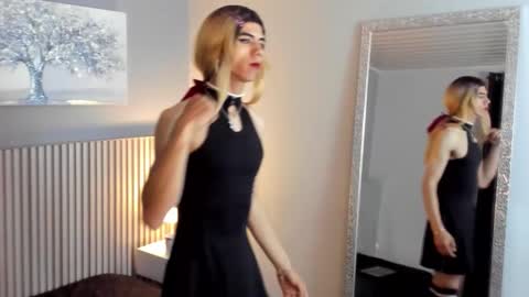  Vicky  online show from January 9, 2:55 pm