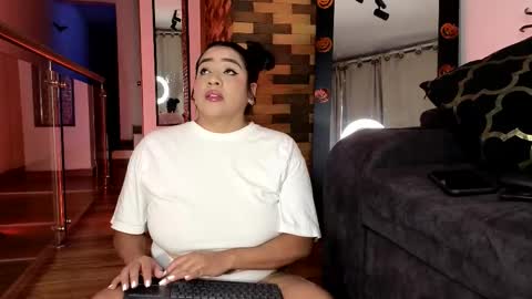 Snapshot of vicserna chatting on October 7, 2:51 am Victoria Serna  online show from October 7, 2:51 am
