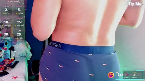 Snapshot of victor_vixen chatting on February 20, 6:35 pm victor online show from February 20, 6:35 pm