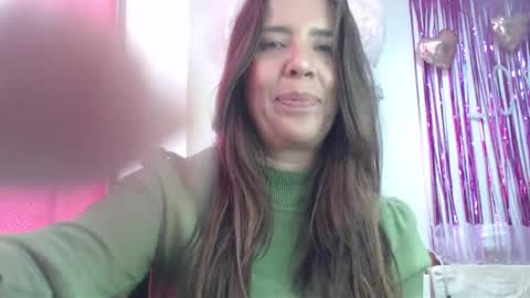 Snapshot of victoria25_meester chatting on February 20, 4:25 pm Hi guys   Im victoria  Be the one who can control me in PVT online show from February 20, 4:25 pm
