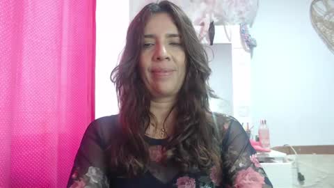 Snapshot of victoria25_meester chatting on February 5, 3:52 pm Hi guys   Im victoria  Be the one who can control me in PVT online show from February 5, 3:52 pm