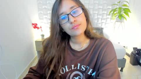 victoria online show from March 6, 8:52 pm