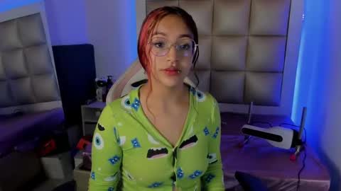 Victoria online show from November 19, 12:15 pm