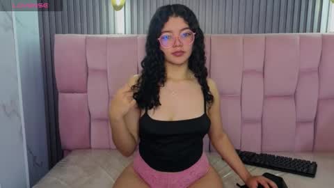 victoria_castillo_b online show from December 16, 3:03 am