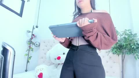 Victoria online show from June 16, 7:40 pm