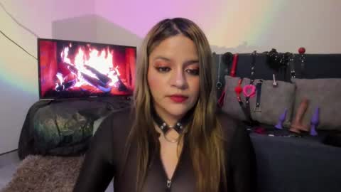 victoria_floyd1 online show from September 28, 2:42 am