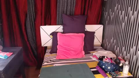 victoria_louisexxx online show from March 9, 12:10 am