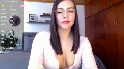 VICTORIA MARTELO online show from October 10, 5:08 pm