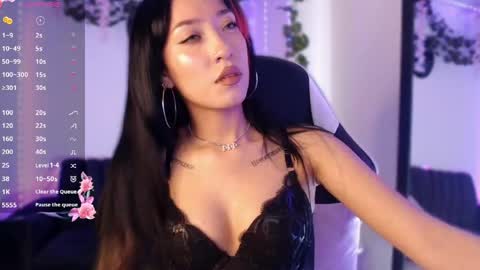 Victoria  online show from May 25, 9:32 pm