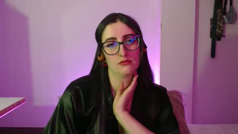 Victoria online show from December 13, 8:59 pm