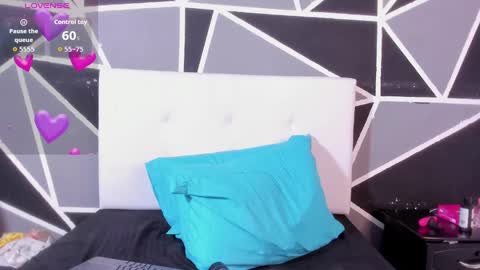 Victoria Zans  online show from October 5, 11:40 am