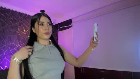 VICTORIA ANGELS online show from December 14, 9:10 pm