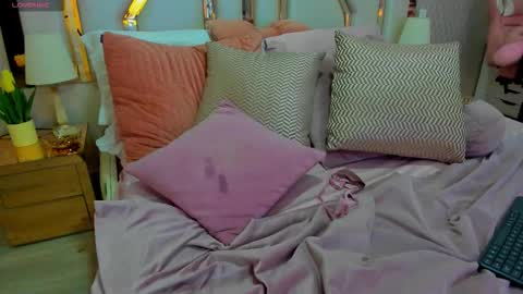 victoriaarousse online show from February 23, 11:51 pm