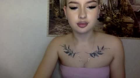 Snapshot of victoriacrystal_ chatting on October 6, 6:48 pm victoriacrystal_ online show from October 6, 6:48 pm
