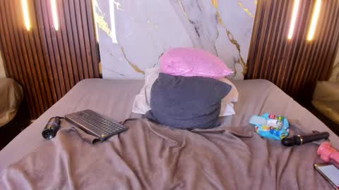 Victoria  online show from October 20, 9:53 pm