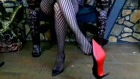 Victoria Heller online show from April 19, 5:08 am