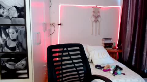 victoriahispanic online show from January 9, 4:06 pm