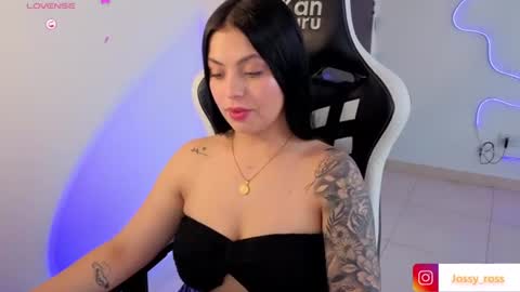 V  I C  T O R I A  online show from July 29, 8:53 pm