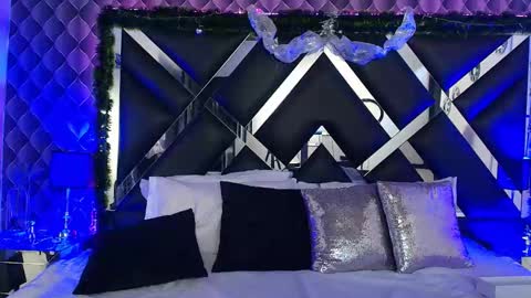 victtoria lee online show from December 17, 9:10 pm