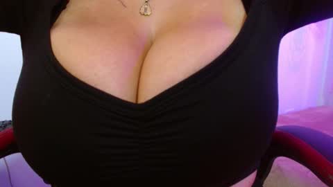 viioleta online show from February 7, 1:14 pm