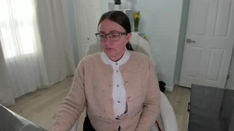 Ukrainian-woman online show from March 10, 5:39 pm