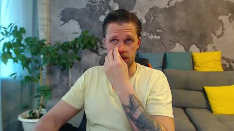 vikingchrisss online show from April 18, 10:28 am