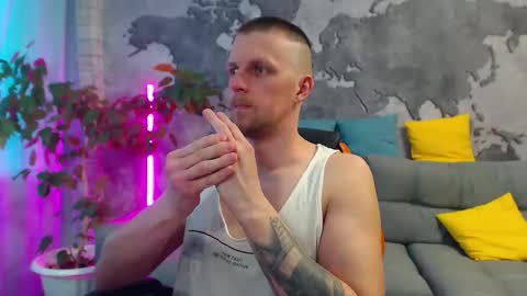 vikingchrisss online show from May 8, 10:21 am