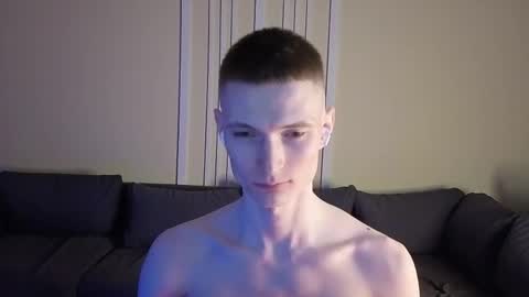 Max online show from April 8, 5:16 pm