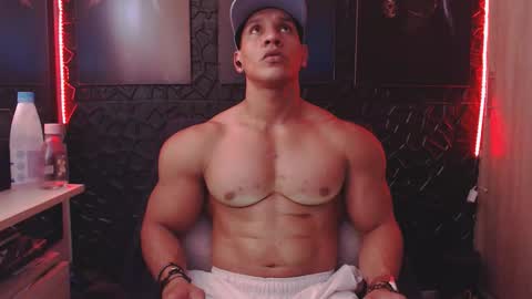 Viktor Herrera online show from February 24, 6:00 pm