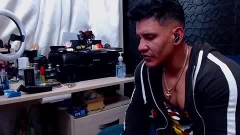 Viktor Herrera online show from March 11, 10:40 am