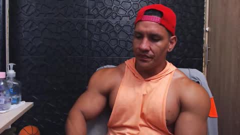 Viktor Herrera online show from October 18, 6:23 pm