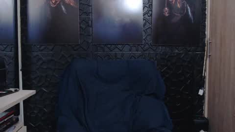 Viktor Herrera online show from April 4, 6:15 pm