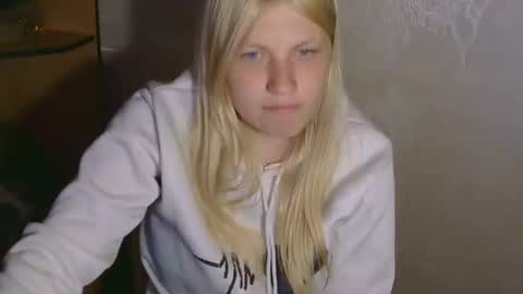 viktoria20502 online show from October 3, 8:28 pm