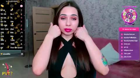 Vinkiepinkie online show from March 11, 3:45 pm