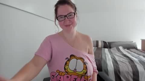 viodetta online show from March 31, 1:55 pm